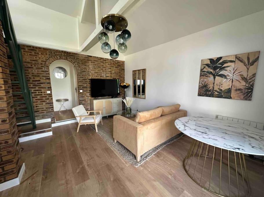 Maison Jardin Proche Paris Вільжуїф Екстер'єр фото