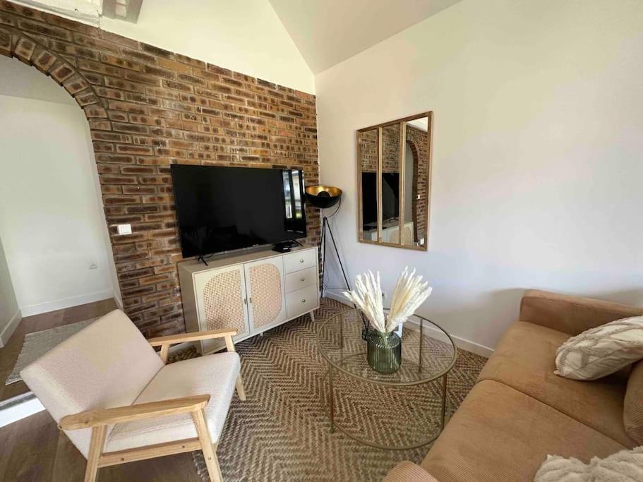Maison Jardin Proche Paris Вільжуїф Екстер'єр фото