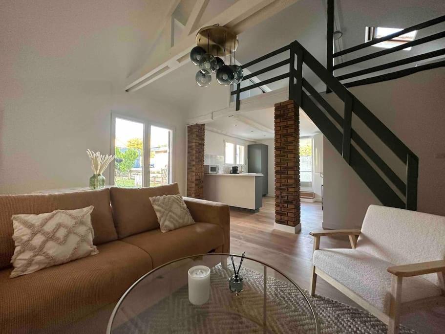 Maison Jardin Proche Paris Вільжуїф Екстер'єр фото